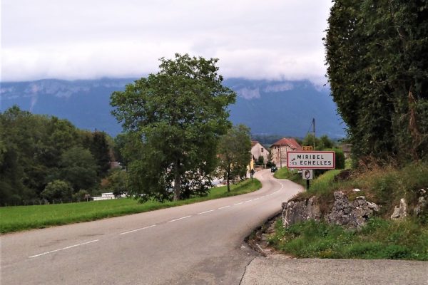 Isère: the mayor of a rural commune attacked by young people he was trying to calm down