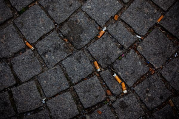 One out of three French people still throws rubbish out of their car windows