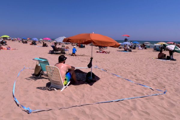 Spain foreign tourist arrivals fell 75% in July