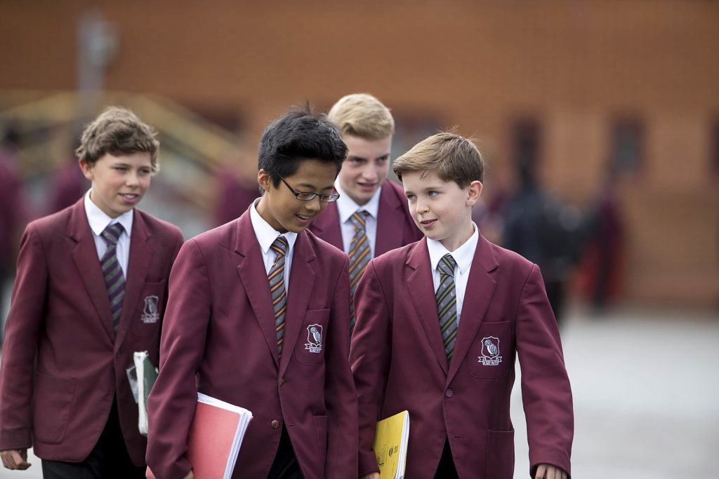 63-of-french-people-want-the-wearing-of-uniforms-at-school-france