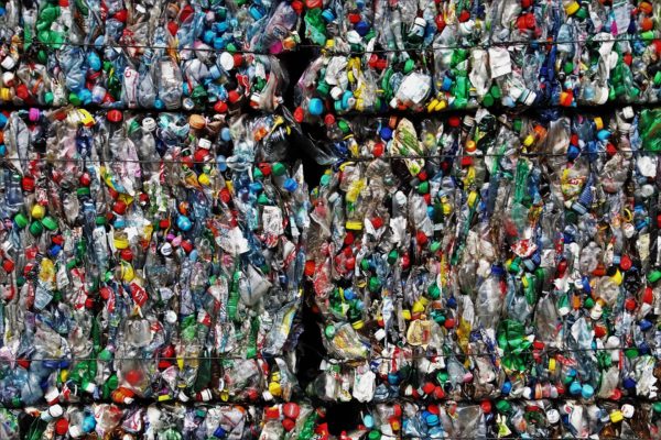 Plastic packaging: Europe faces a waste problem