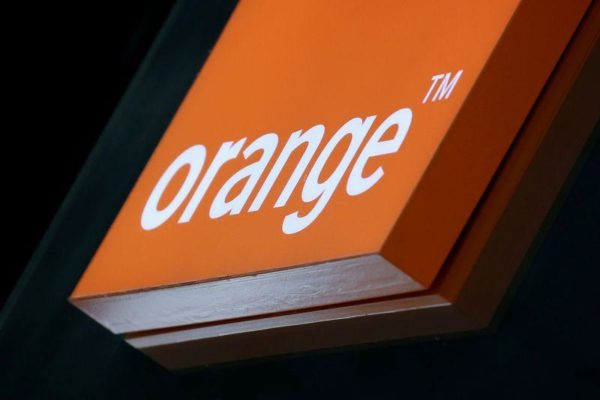 Orange sells 1.3 billion euros worth of fixed fibre assets in France