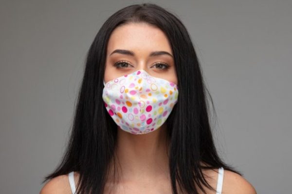 France says handmade cloth masks less effective against new COVID variant